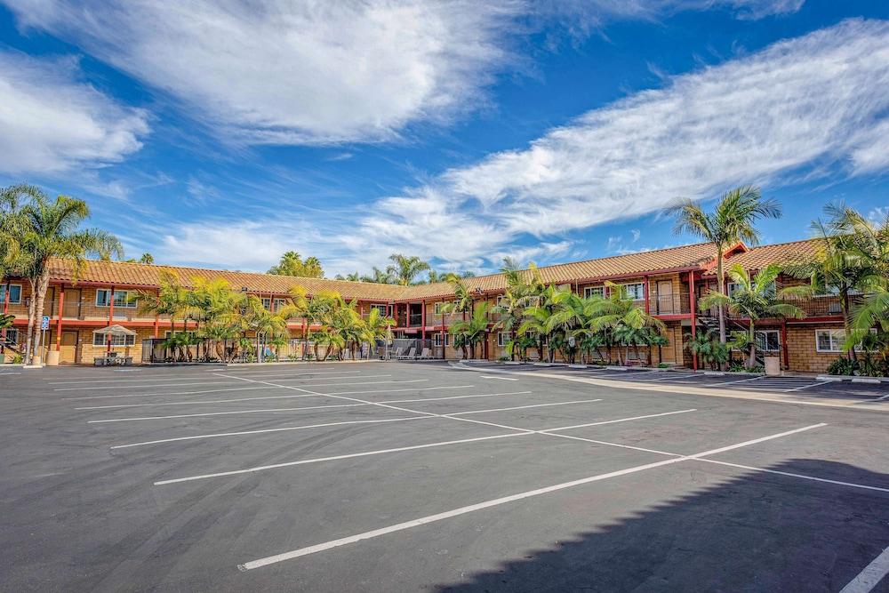 Motel 6 Carlsbad, Ca- North Exterior foto